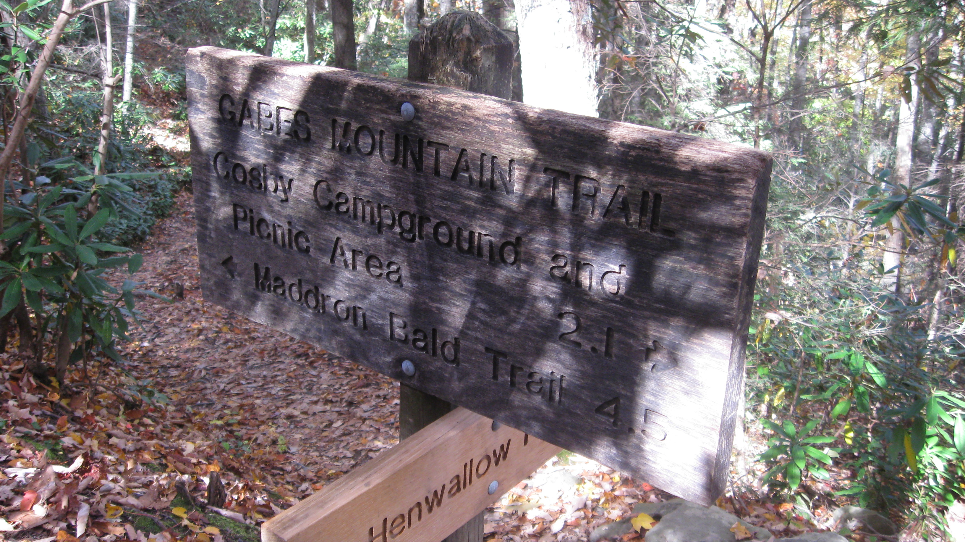 Close up of the Henwallow Falls trail sign