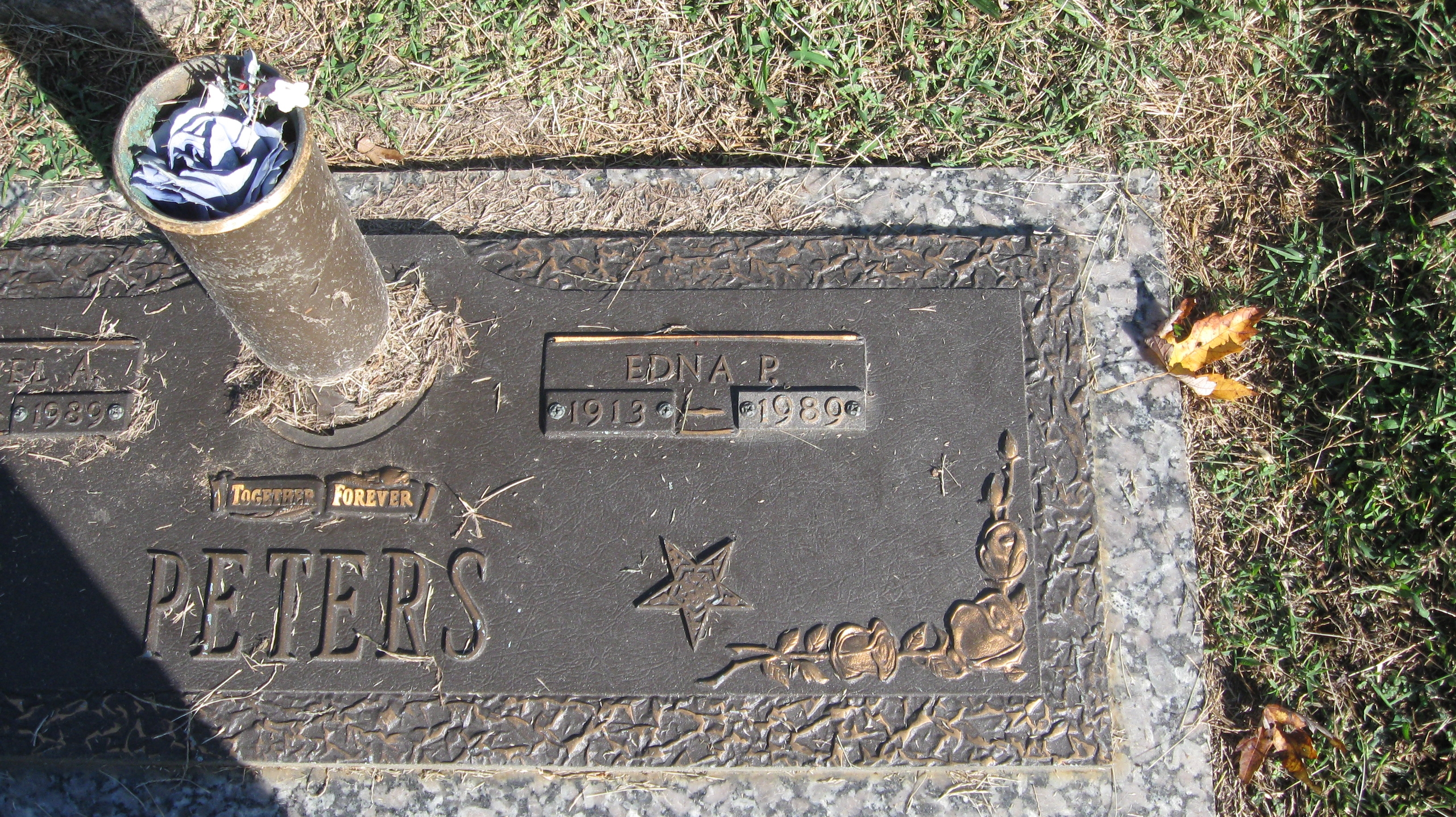 Arthur and Edna Peters Peters Grave